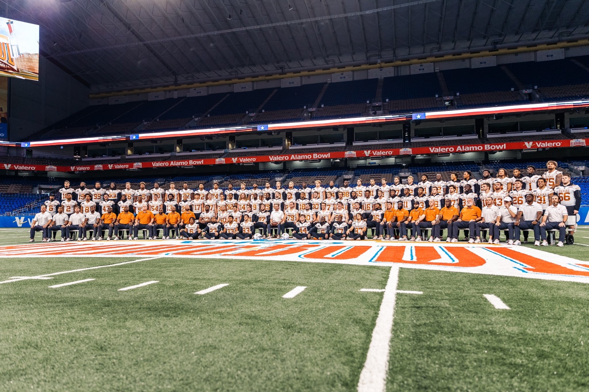 Valero Alamo Bowl (@valeroalamobowl) • Instagram photos and videos